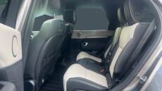 Land Rover Discovery 3.0 D300 R-Dynamic HSE 5dr Auto Diesel Station Wagon